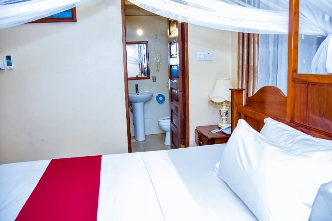 Red Sun Lodge Kokoni Ngambo Eksteriør billede